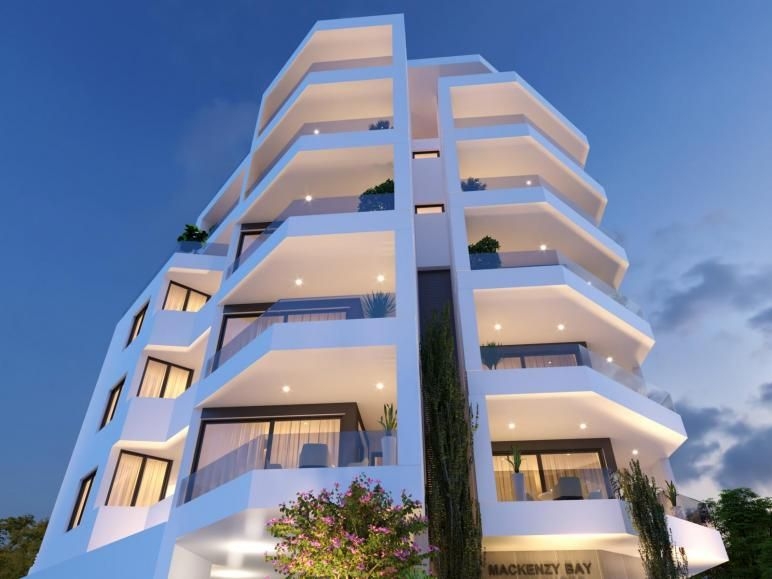 Centralt i Larnaca, lägenhet med 3 sovrum nära stranden.